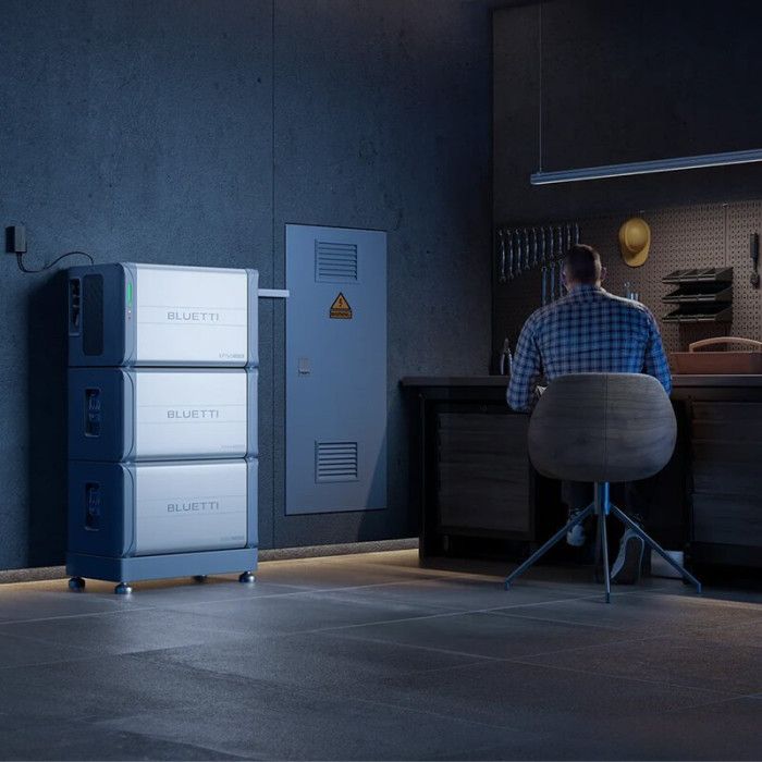 Bluetti EP760 - Dengan sistem stacking antara inverter dan baterai yang membuatnya hemat tempat
