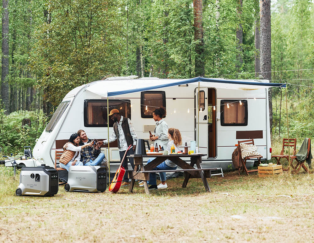 EcoFlow Delta Pro 3 cocok digunakan sebagai sumber daya listrik portable untuk kegiatan camping beramai-ramai.