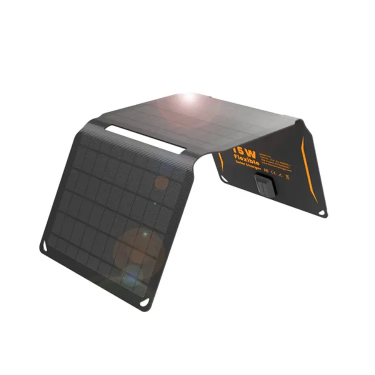 FlexSolar E15 Pro dengan output 15 Watt yang bisa dilipat.